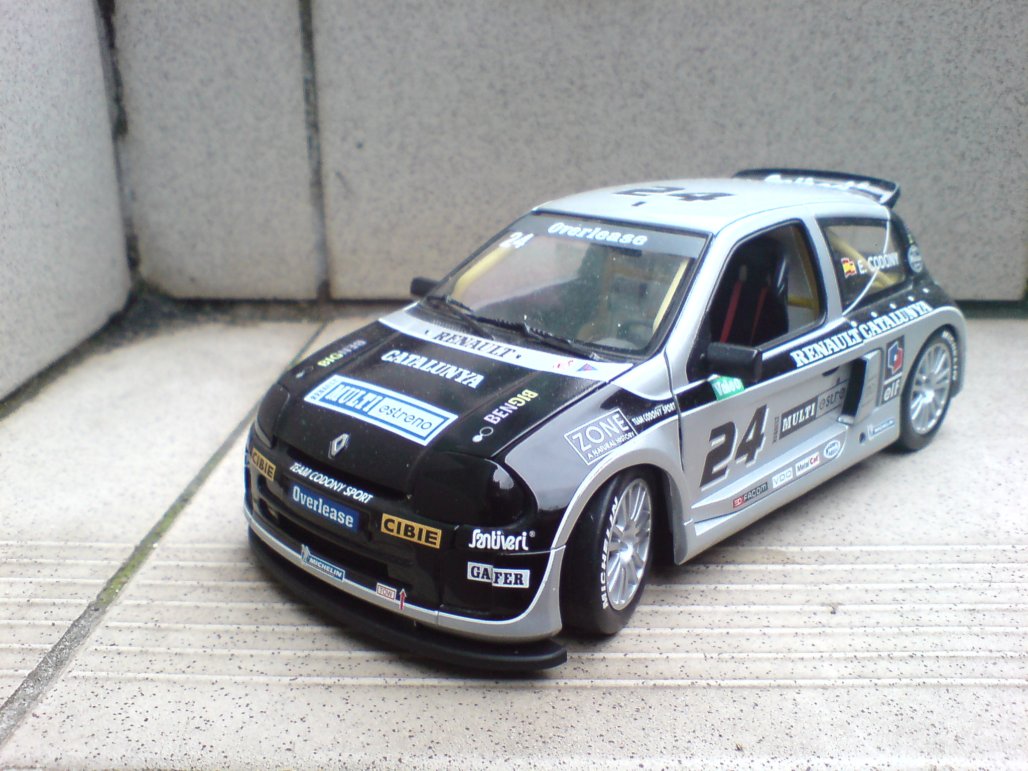 Clio II V6 Sport 1.JPG