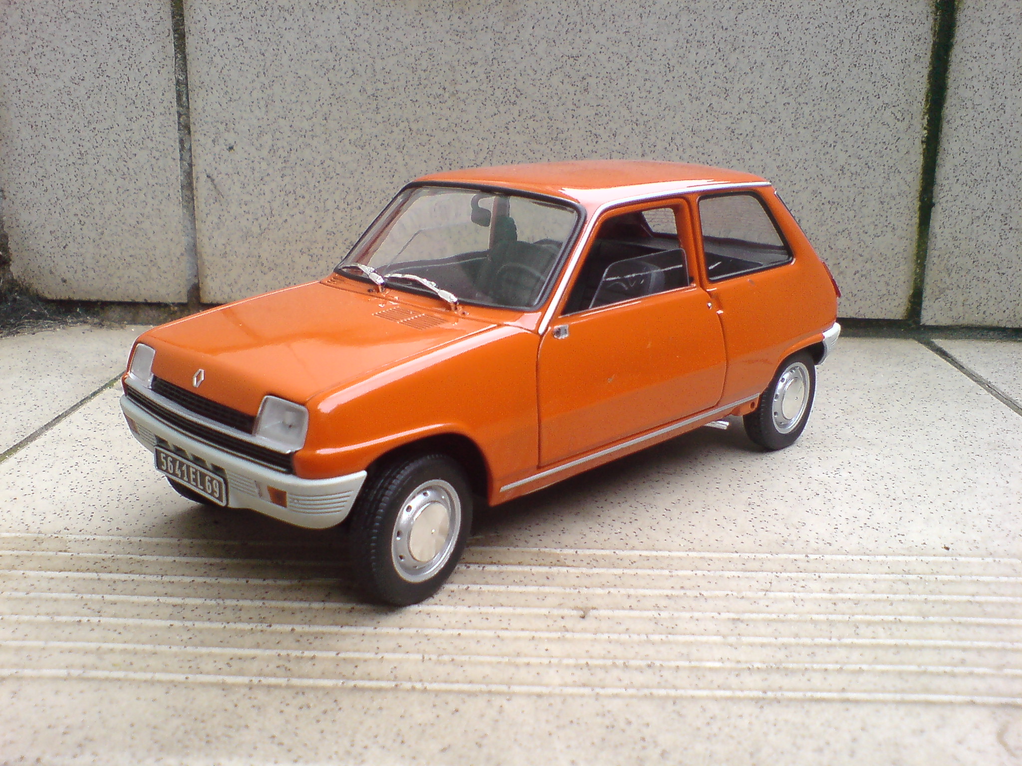 R 5 L 1972 1.JPG