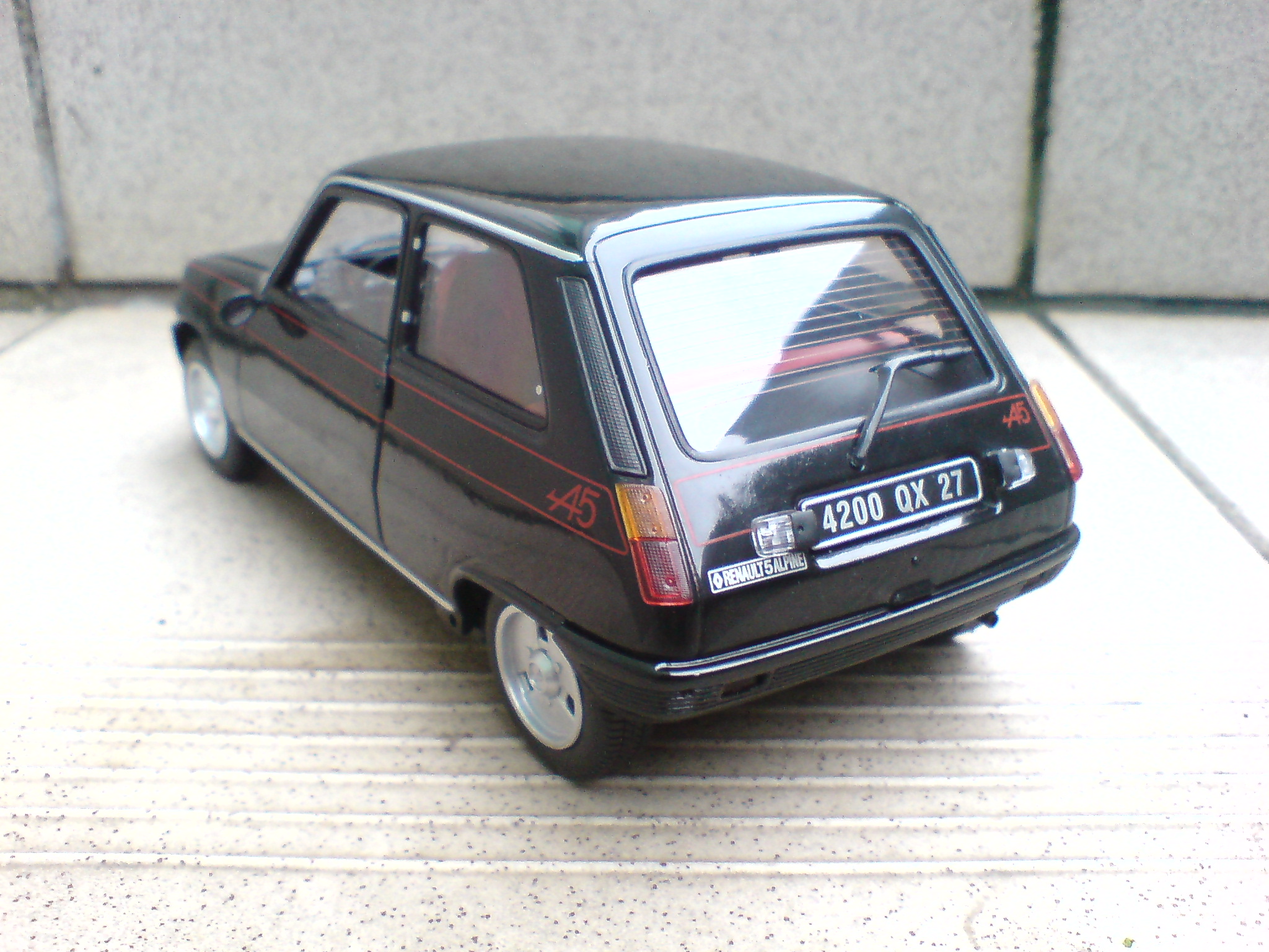 R 5 Alpine 1977 2.JPG