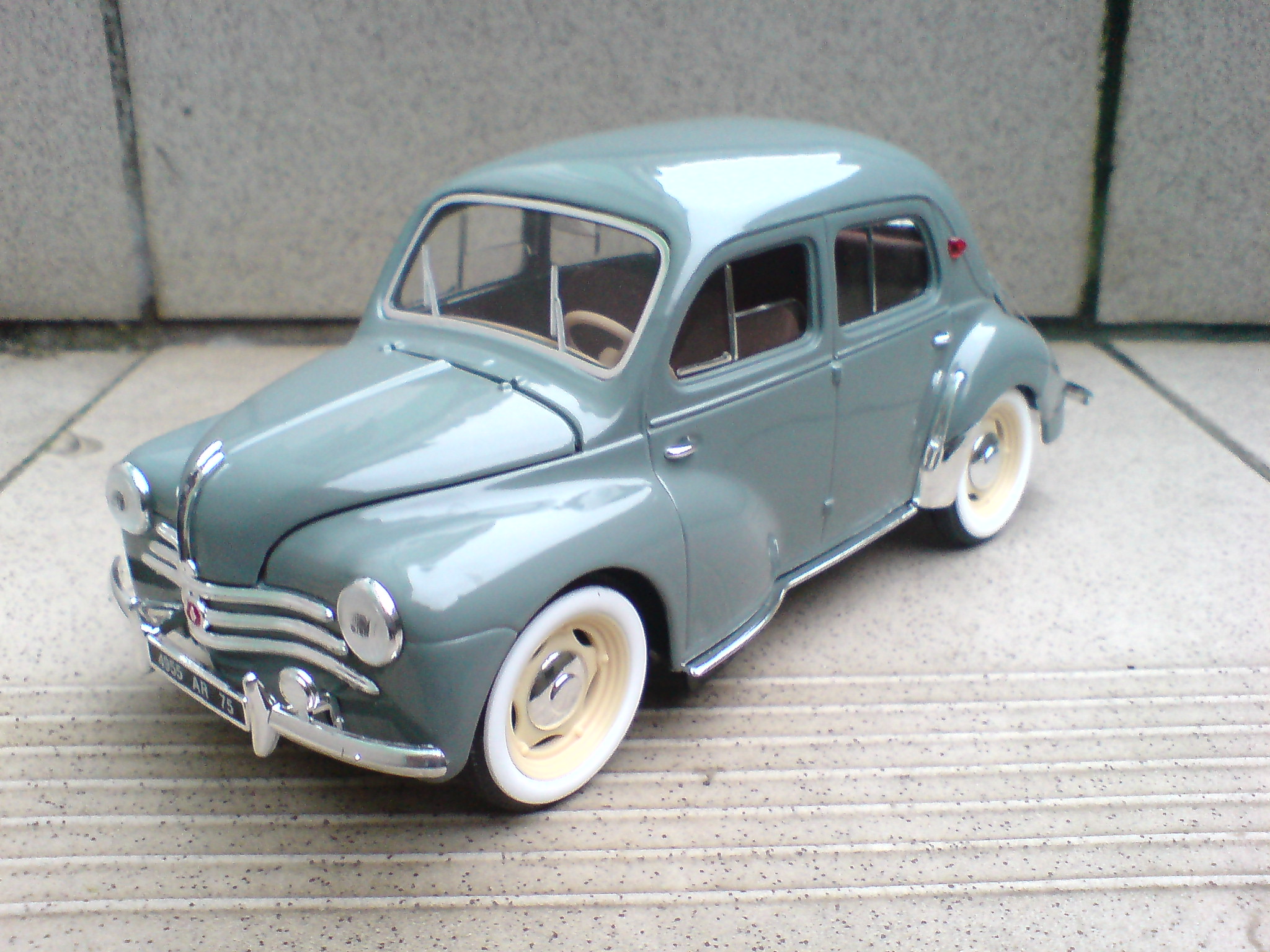 R 4 CV 1954 1.JPG